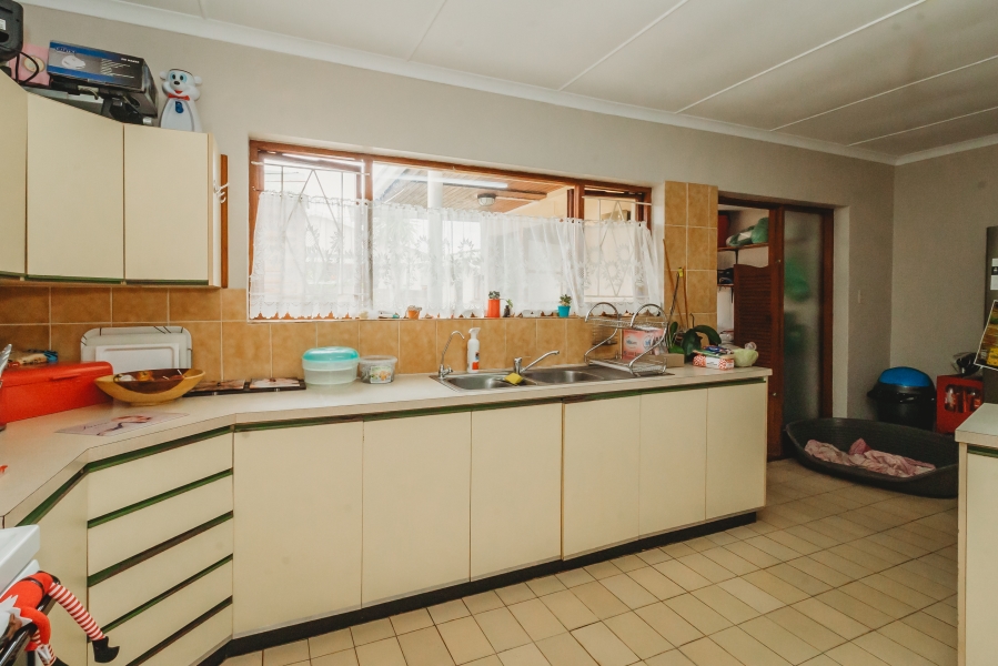 2 Bedroom Property for Sale in Denneoord Western Cape